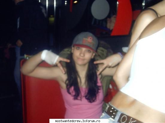 hey sunt eu laura babyson